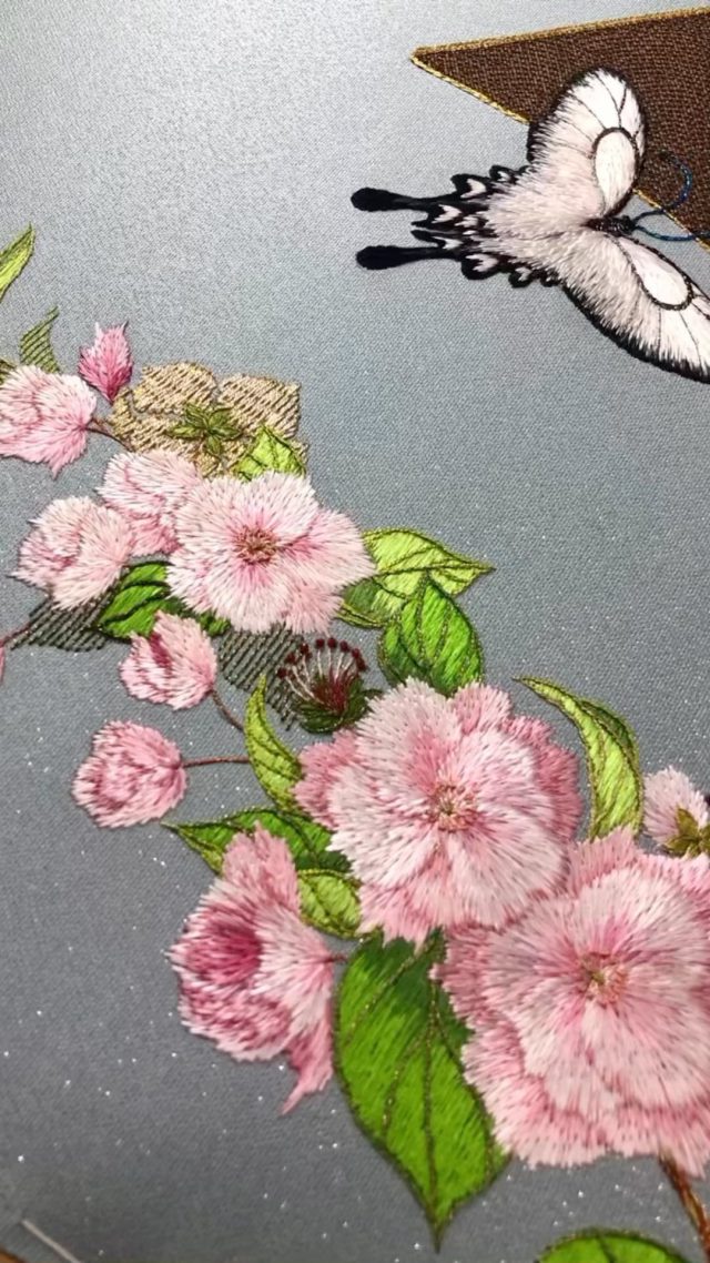 袋帯『クロアゲハ、琵琶を奏でる』1 デッサン – アトリエCARA